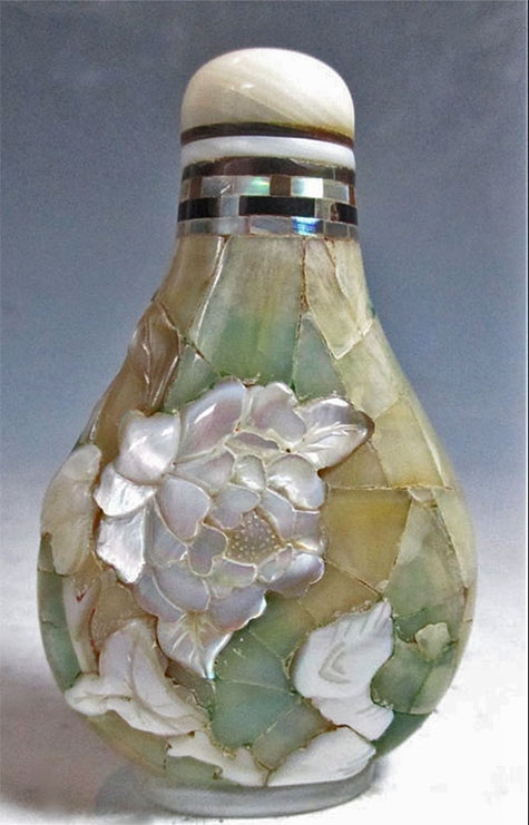 Snuff-Bottle-with-pearl inlays