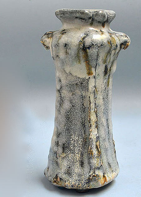 Crystallized Shino glaze--Mimitsuki Vase by Tsukigata Nahiko