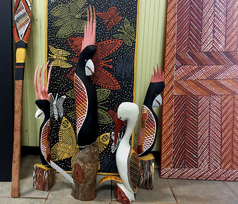 Tiwi_Designs-Thomas_Munkanome-Cockatoos-ironwood_and_natural_ochre-2017