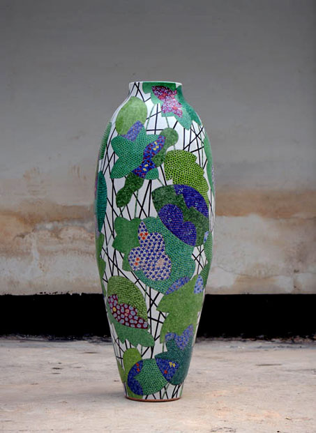 Felicity-Aylieff--monumental vase with contemporary botanical decoration
