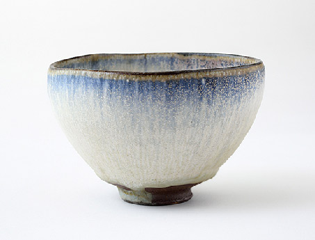 Nobuoka Nakaoka---Gradient coloured ash tea bowl