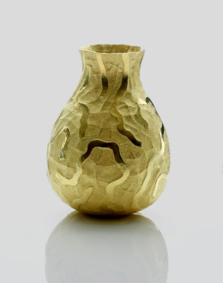 Hiroshi Suzuki, Seni vase - Adrian Sassoon, LondonHammer-raised and chased 18ct gold