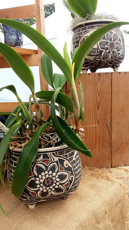 Lori Clodfelter footed sgraffito planters in black, white and red