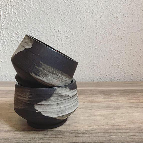 Black stobare clay with chalk white hakame stroke -- tea cups