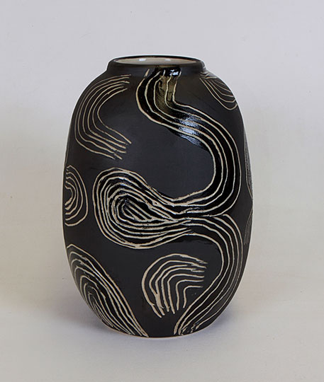 Rupert Jack-'Maku Maku' black vase with white sgraffito
