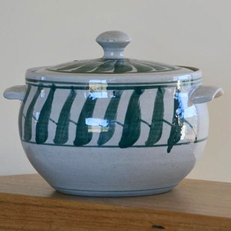 Ceramic-Casserole-pot-in blue and white -- Alistair-Whyte