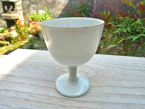 Kiyomizu-ware-white-porcelain-Umaue-cup-Hirokuni-Katsuno