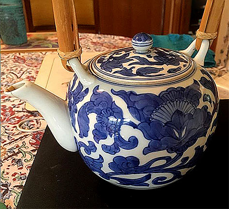 porcelain teapot by Alistair Whyte