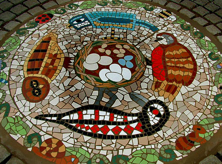 Mosaic garden circle wieth stones