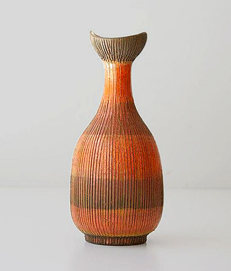 Rare vintage Italian Bitossi pottery vase, designed by Aldo Londi in the 1950s.