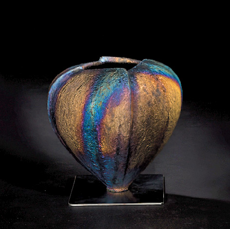 Suzuki Taku----lustre-glaze vessel
