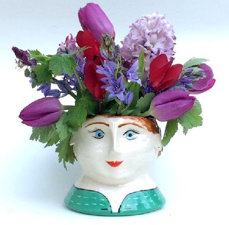 Stacey Manser Knight-face-vase with flowers