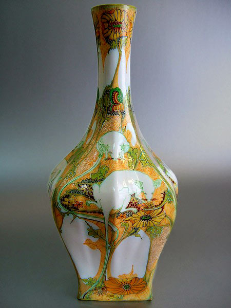 Rozenburg Den Haag.Porcelain vase, design Samuel SchellinkRozenburg-model-42-eggshell-porcelain-vase-with-a-rare-decoration-of-mice,-two-on-each-side-of-the-vase