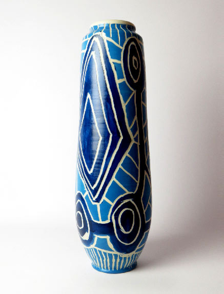 Ernabella-Ceramics,-Pepai-Carroll---Walungurru-I,-2015,-stoneware-with-sgraffito,-H-55
