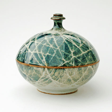 David Geschke.-Lidded sphere vessel