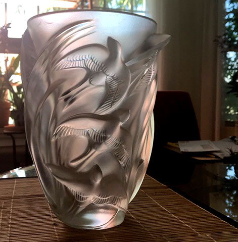 Lalique Satin finished and transparent crystal doves in flight vase
