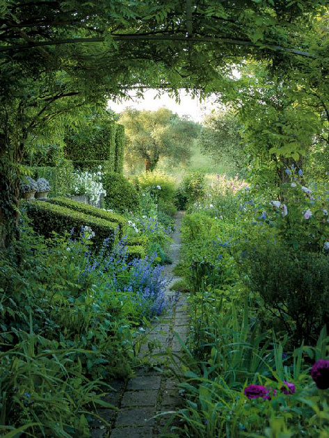 Federico-Forquet--Tuscan-hills-garden is-both-a-sanctuary-and-a-masterpiece