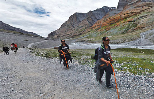Taversing the sweeping valleys at Kailash