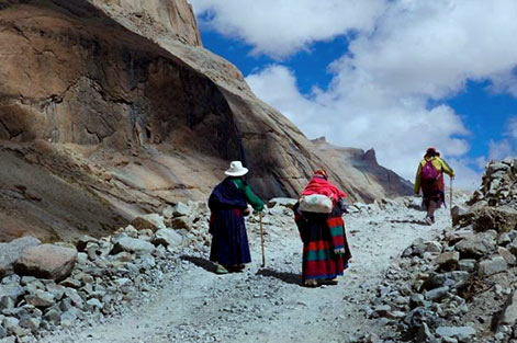 Kailash Yatra Tibetan pilgrims