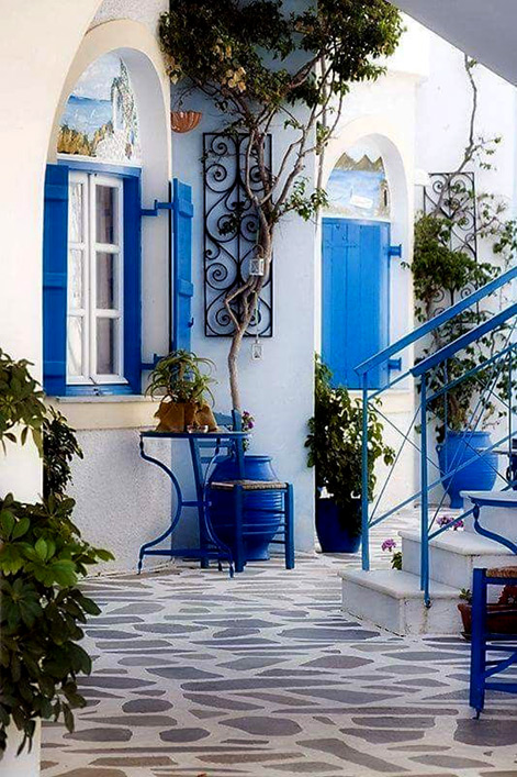 blue and white courtyard