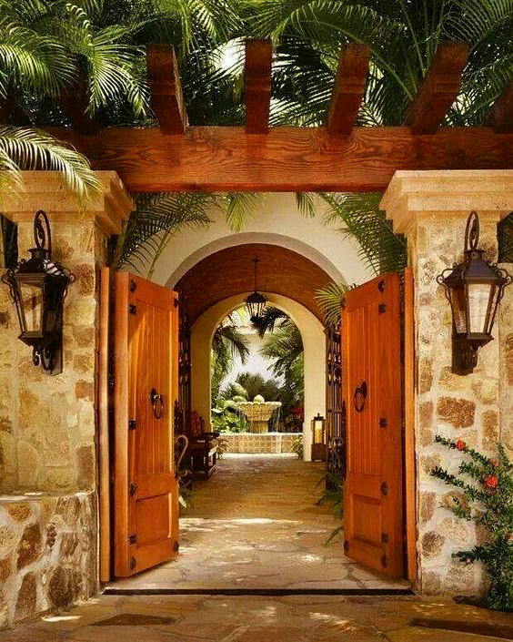 Hacienda Mexicana entrance to Spainish styled courtyard
