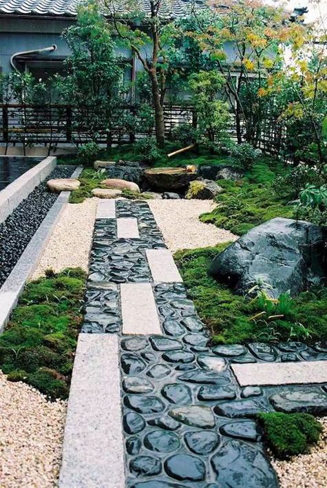 Satoyama garden courtyard