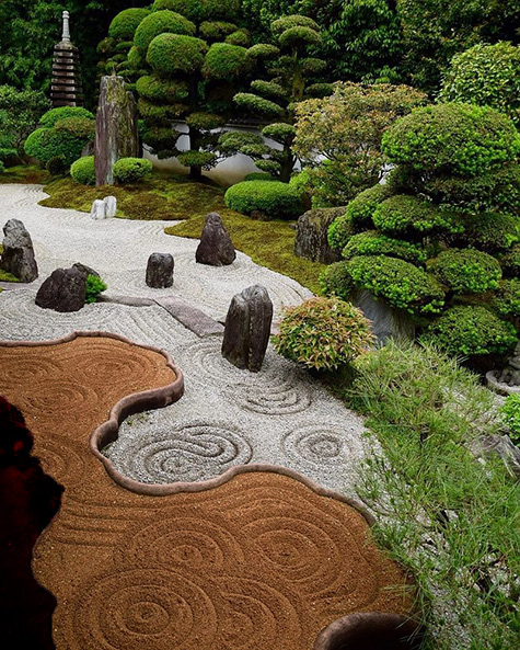 japanese garden , contrasting gravel color