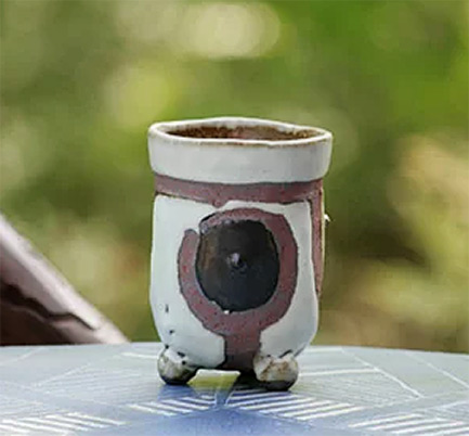 Feldspar glaze plus black glaze Shochu cup