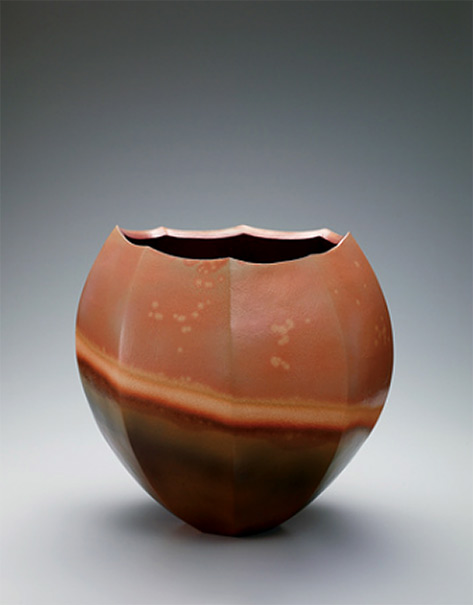Octagonal flower vessel partially covered with white slip. Tsutomu Yamato GALLERY JAPAN Japanese traditional art crafts
