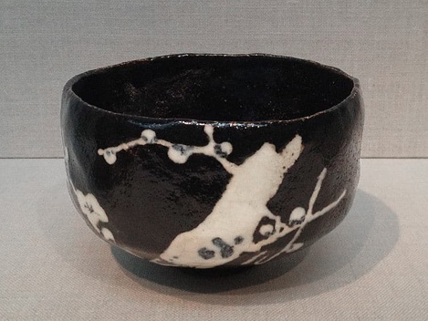 wabi-sabi-japanese-ceramics-Japanese tea bowl from the Edo period. 