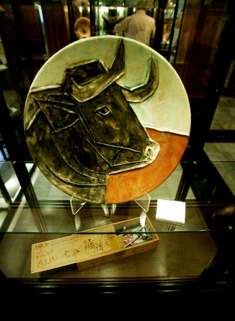 Picasso-Museo-BuitragoCeramic-with-Bulls-Head-by-Picasso