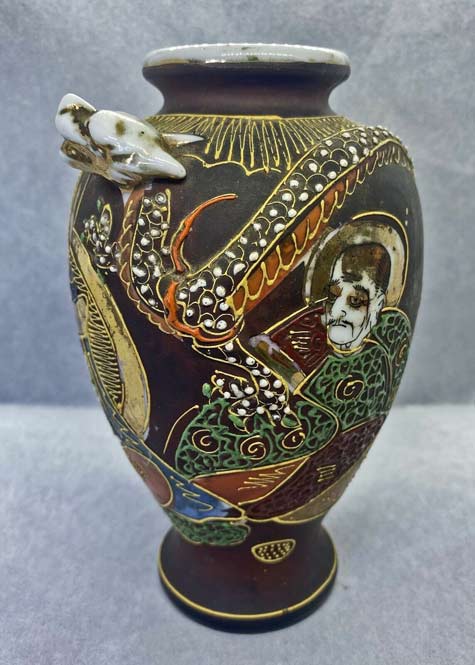 Vintage-Satsuma-Moriage-Vase-6ins-Immortals-and-Raised-Dragon