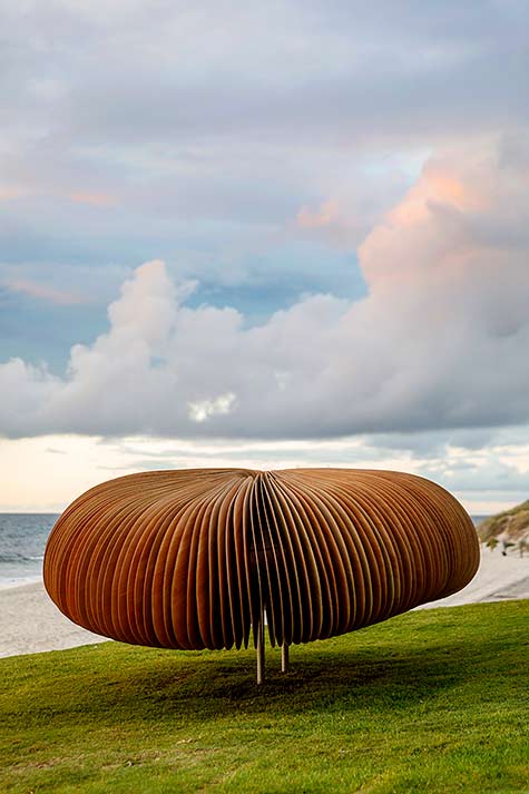 Chris-Booth,-Laminae,-Sculpture-by-the-Sea,-Cottesloe-2021