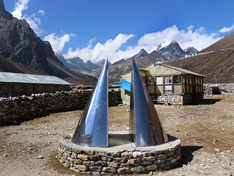 Everest-Himalayan sculpture