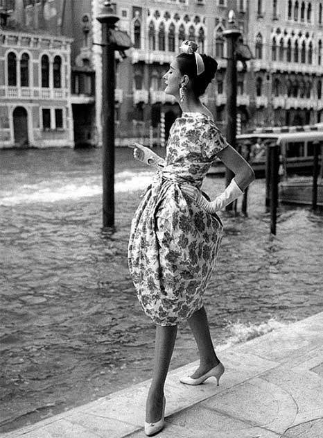 Model-in-floral-print-bouffant-dress-by-Simonetta--Venice--1957