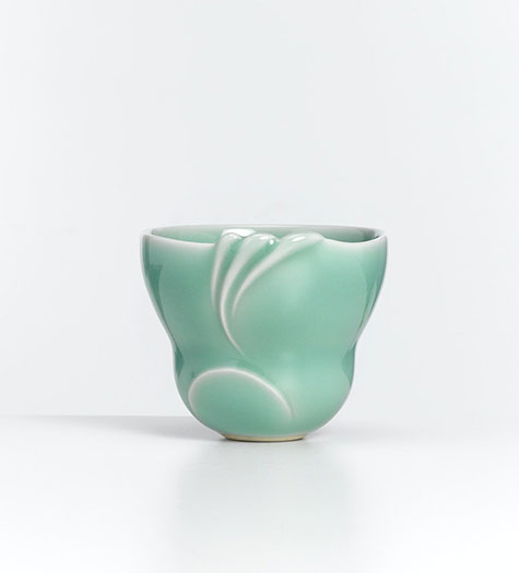Small celadon cup - Iwao Shinno